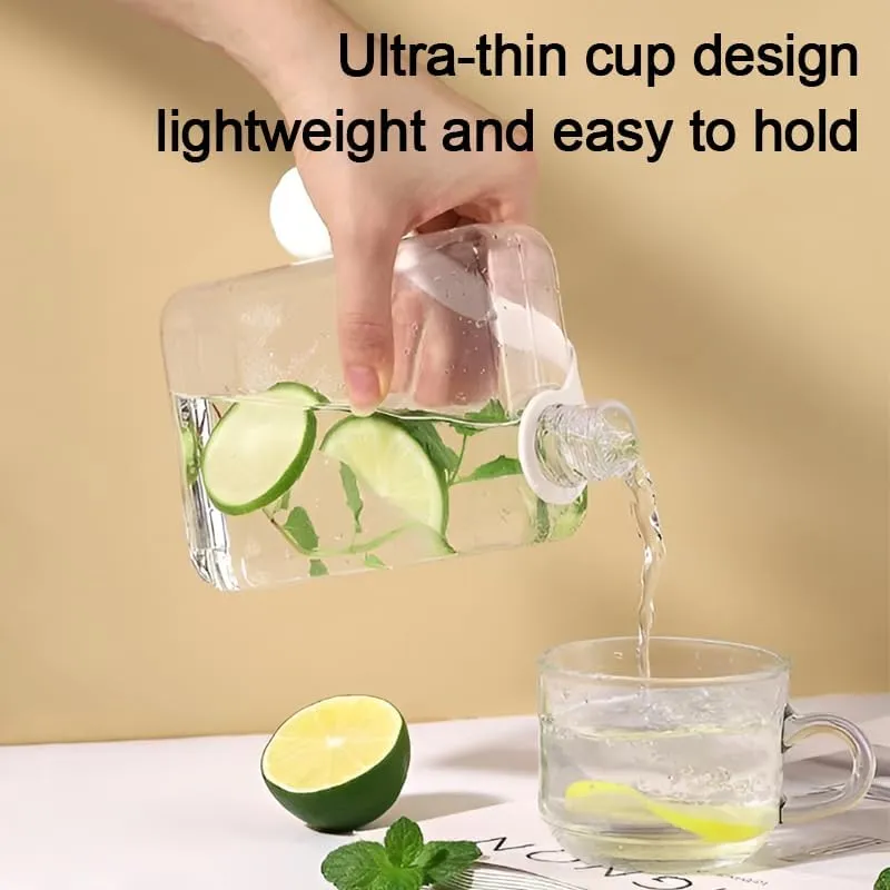 Flat Water Bottle Travel Flask Portable 8.2 oz BPA Free Tritan Square Small Water Bottles Leakproof Slim Water Bottle for Purse Travel Pocket Sports Fitness (Green, 8.2 OZ)