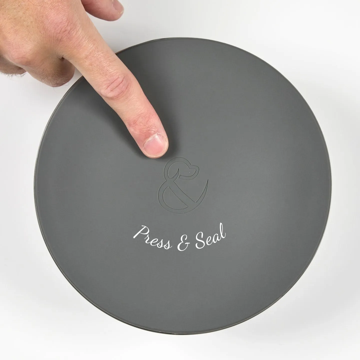 Lid-it Pet Bowl with Stay-Fresh Lid
